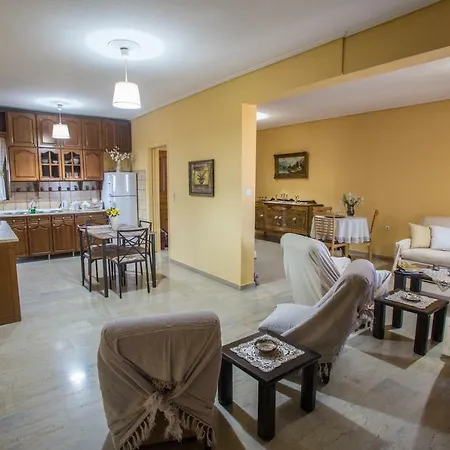 The Classic And Comfy Apartamento
